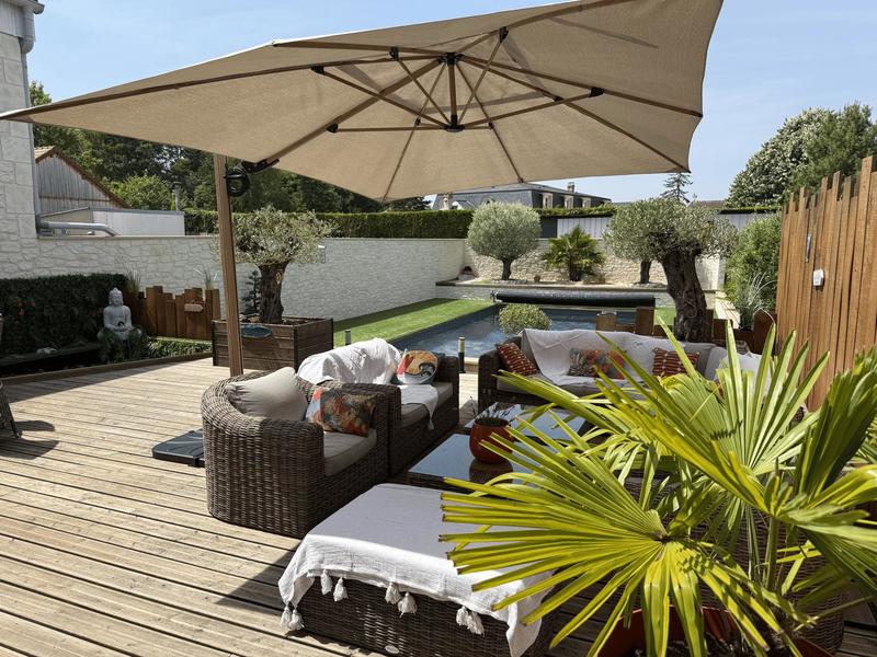 Maison - 251 m² - 4 pièces