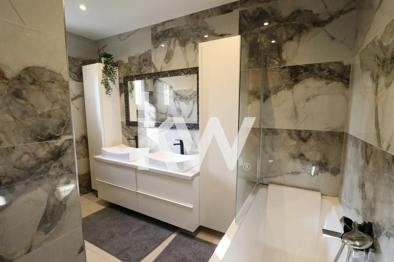 Maison - 92 m² - 2 pièces