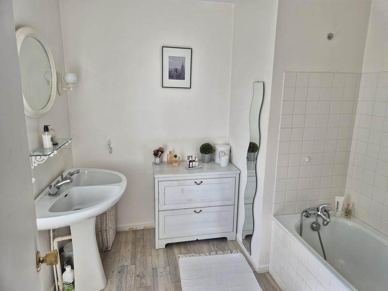 Maison - 215 m² - 8 pièces