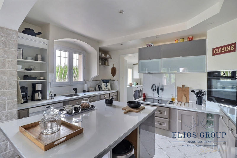 Maison - 167 m² - 6 pièces