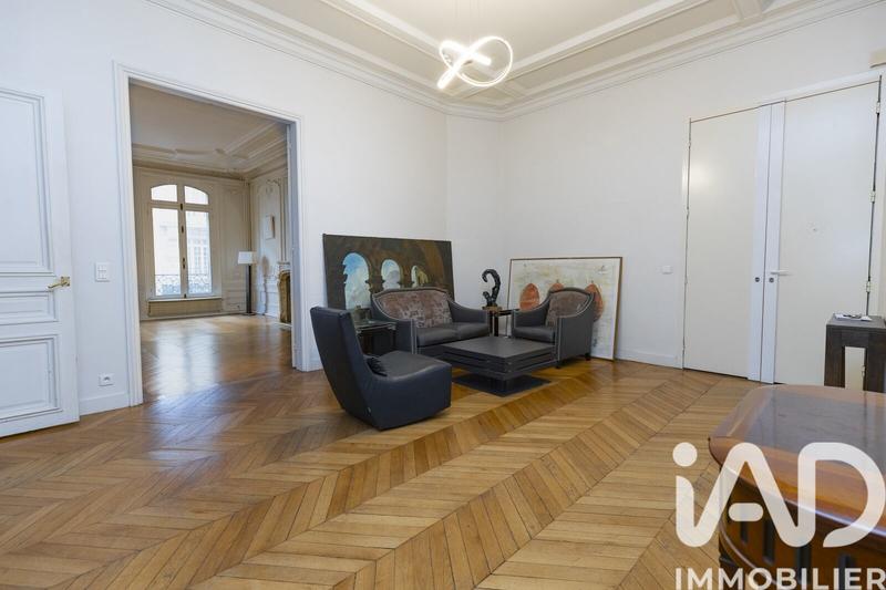Appartement - 240 m² - 8 pièces
