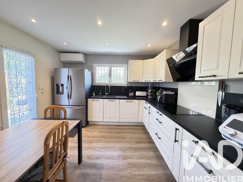 Maison - 165 m² - 8 pièces