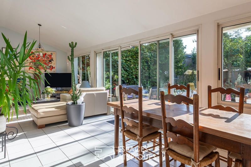 Maison - 179 m² - 8 pièces