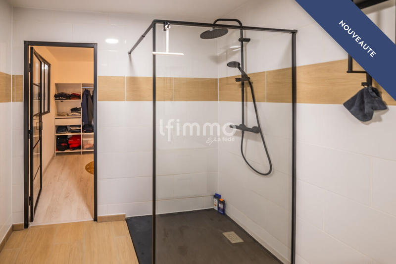 Maison - 220 m² - 6 pièces