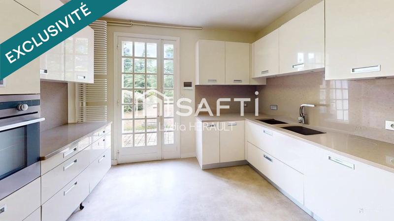 Maison - 266 m² - 10 pièces