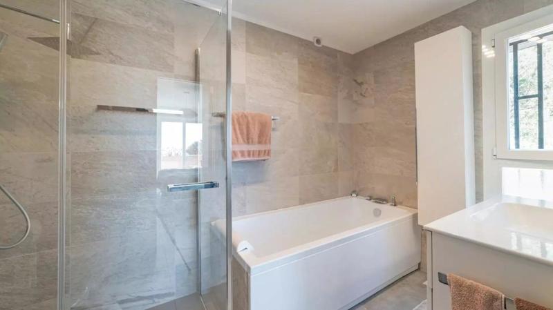 Maison - 271 m² - 7 pièces