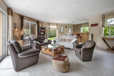 Villa - 233 m² - 12 pièces