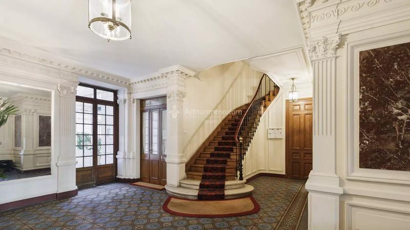 Appartement - 224 m² - 6 pièces