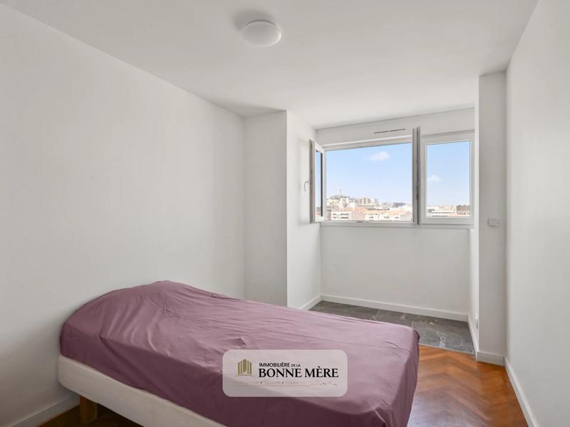 Appartement - 100 m² - 4 pièces