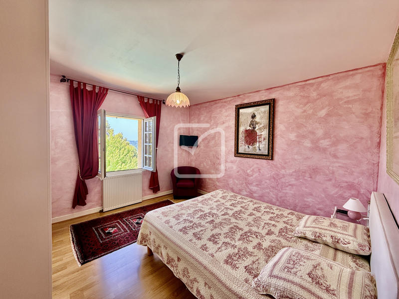 Maison - 150 m² - 7 pièces