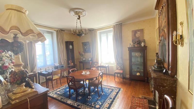 Maison - 186 m² - 7 pièces