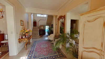 Maison - 290 m² - 9 pièces