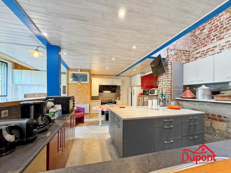 Maison - 338 m² - 8 pièces