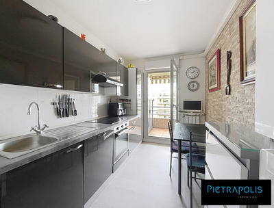 Appartement - 70 m² - 3 pièces