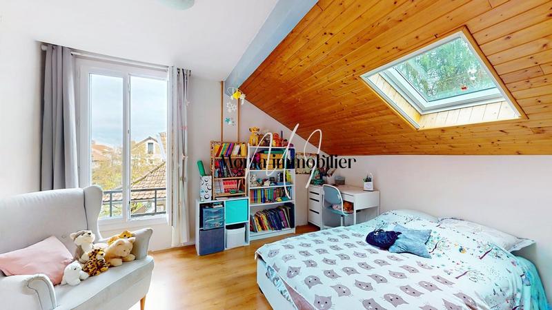 Pavillon - 160 m² - 7 pièces