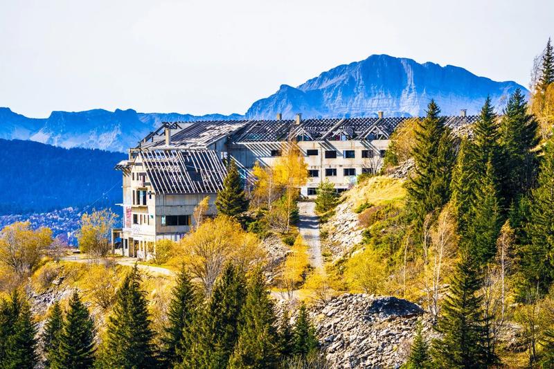 Immeuble - 77 569 m²