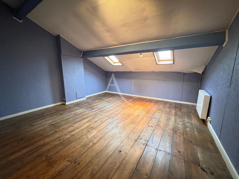 Maison - 208 m² - 8 pièces