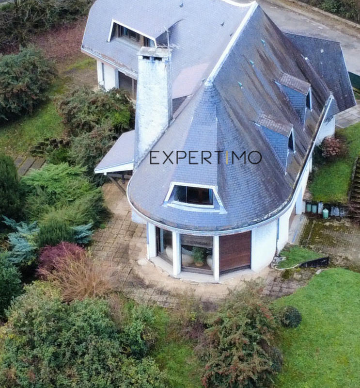 Maison - 250 m² - 7 pièces