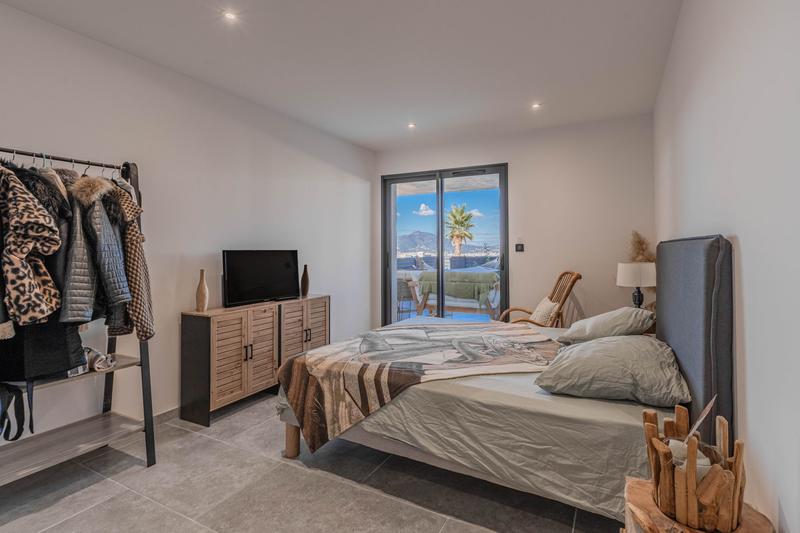 Appartement - 80 m² - 3 pièces