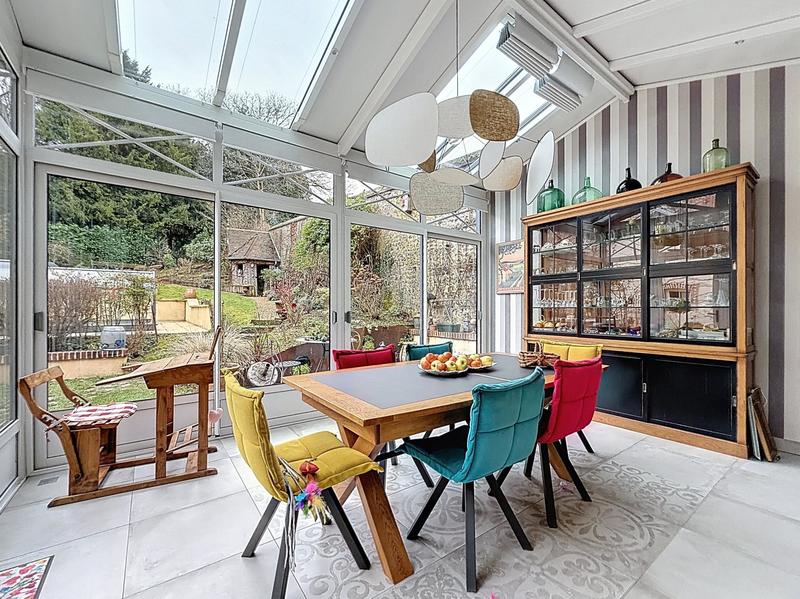 Maison de maîtres - 300 m² - 8 pièces