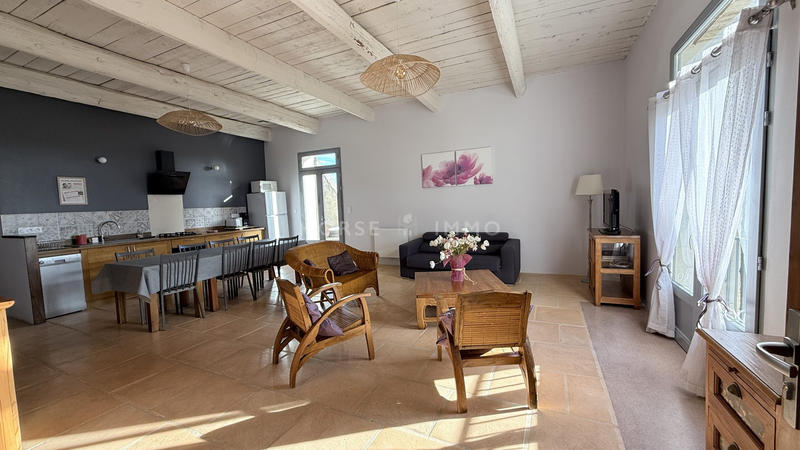 Mas - 597 m² - 22 pièces