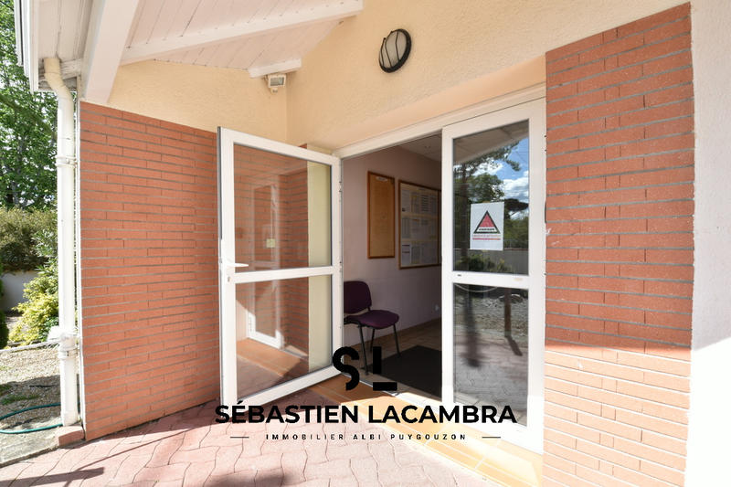 Local commercial - 253 m² - 4 pièces