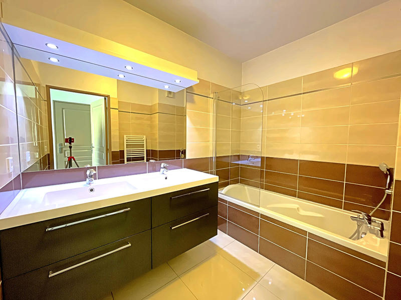 Appartement - 76 m² - 3 pièces