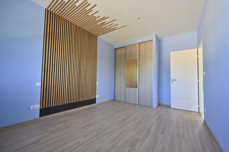 Maison - 202 m² - 5 pièces