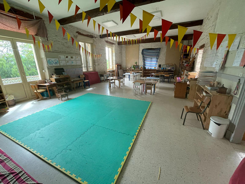 Demeure - 1 187 m² - 10 pièces