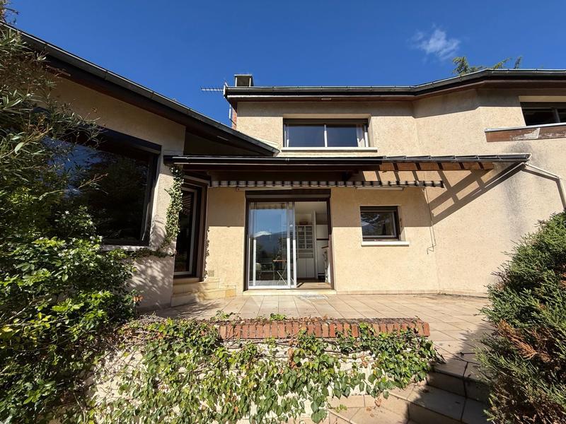 Maison - 189 m² - 6 pièces