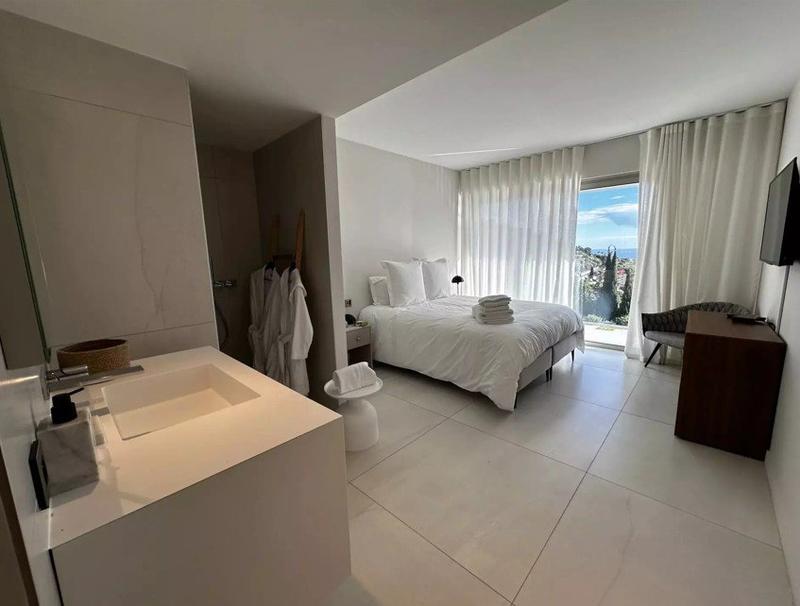 Villa - 360 m² - 7 pièces