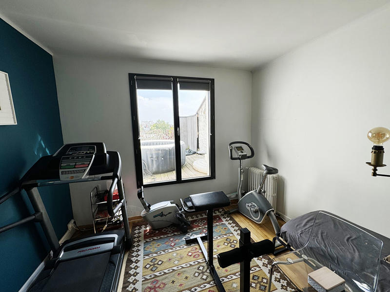 Maison - 305 m² - 13 pièces