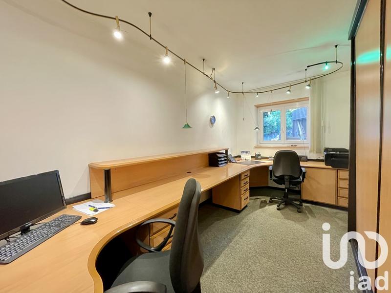 Maison - 225 m² - 8 pièces