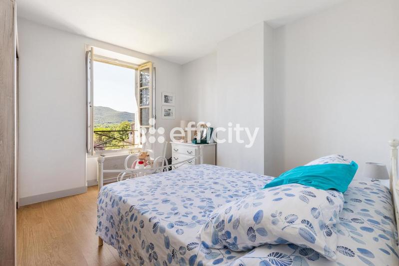 Immeuble - 1 493 m² - 19 pièces