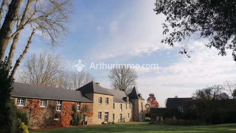 Maison - 700 m² - 12 pièces