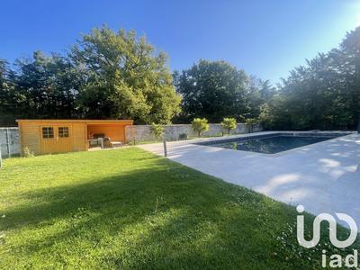 Maison - 800 m² - 18 pièces