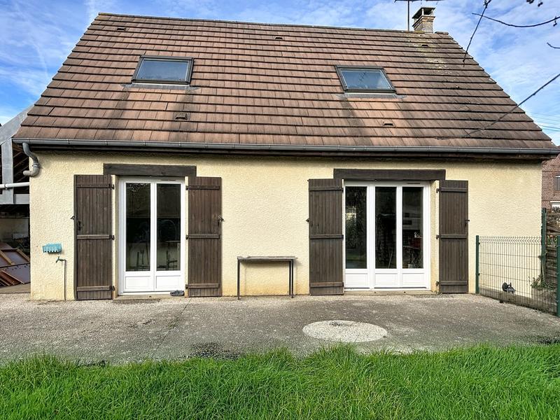 Maison - 90 m² - 6 pièces