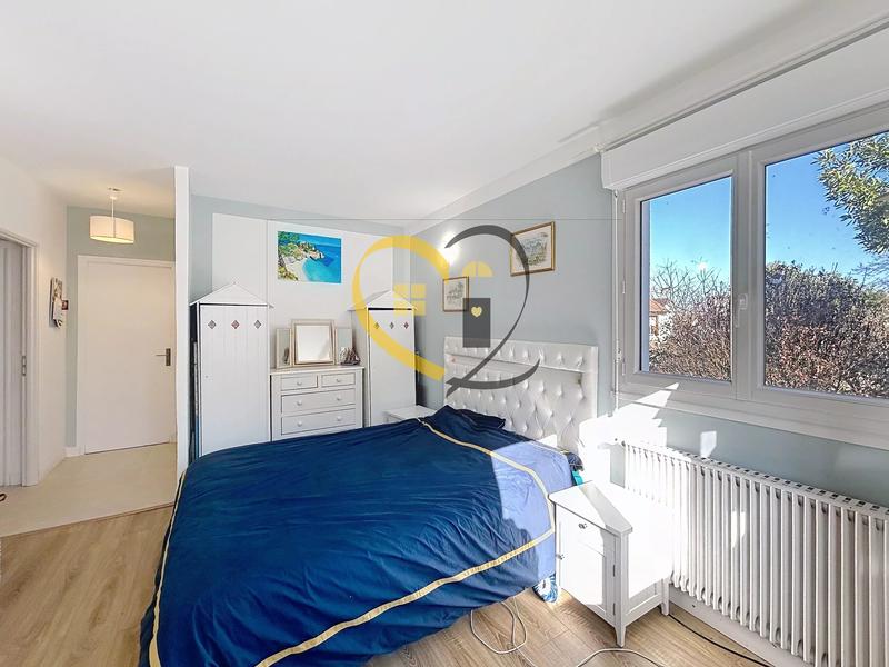 Maison - 190 m² - 10 pièces