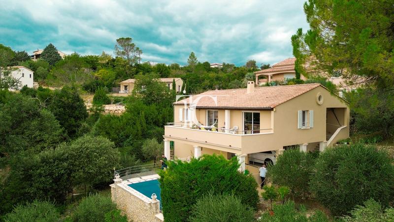 Maison - 128 m² - 6 pièces