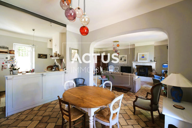 Maison - 145 m² - 6 pièces