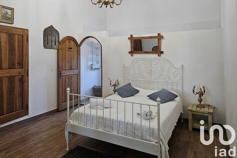 Maison - 210 m² - 7 pièces