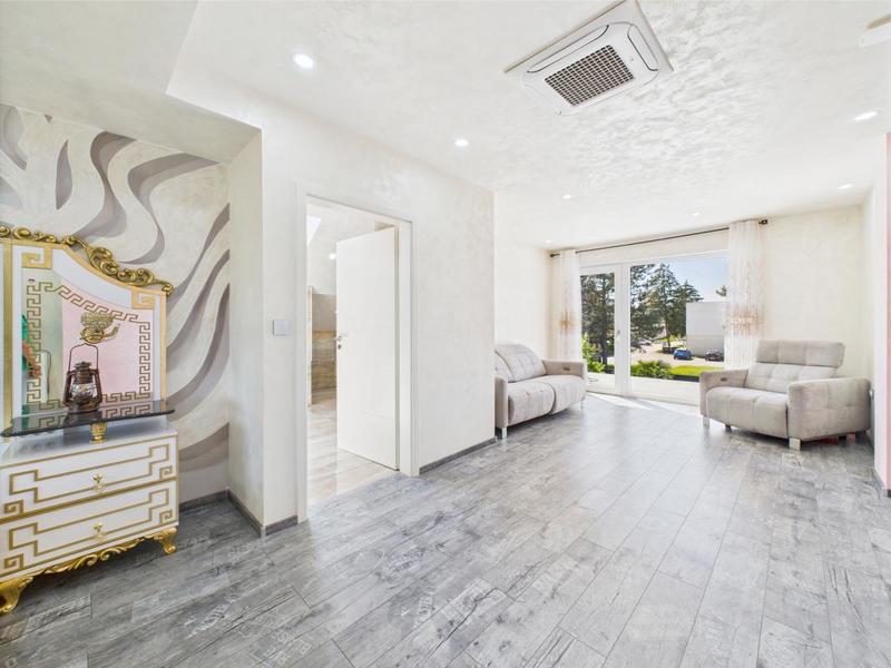 Maison - 255 m² - 9 pièces