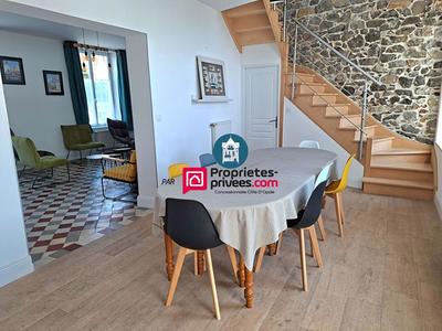 Maison - 210 m² - 11 pièces