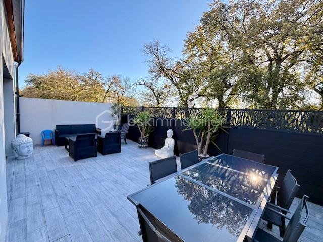 Maison - 96 m² - 4 pièces