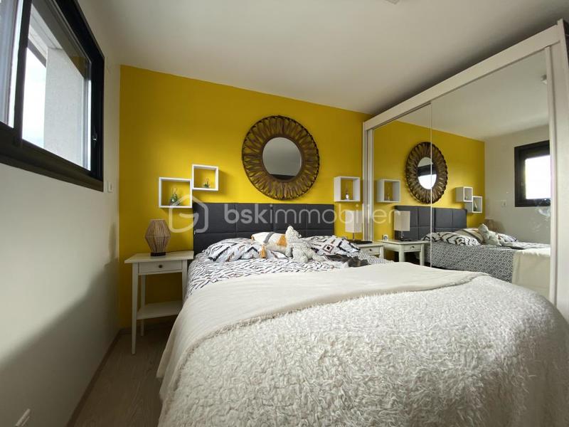 Maison traditionnelle - 260 m² - 8 pièces