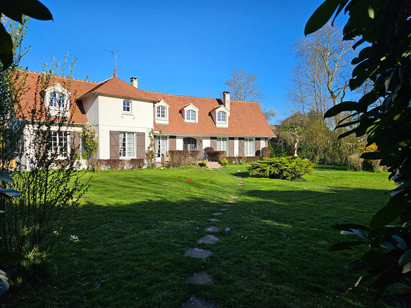 Maison - 200 m² - 7 pièces