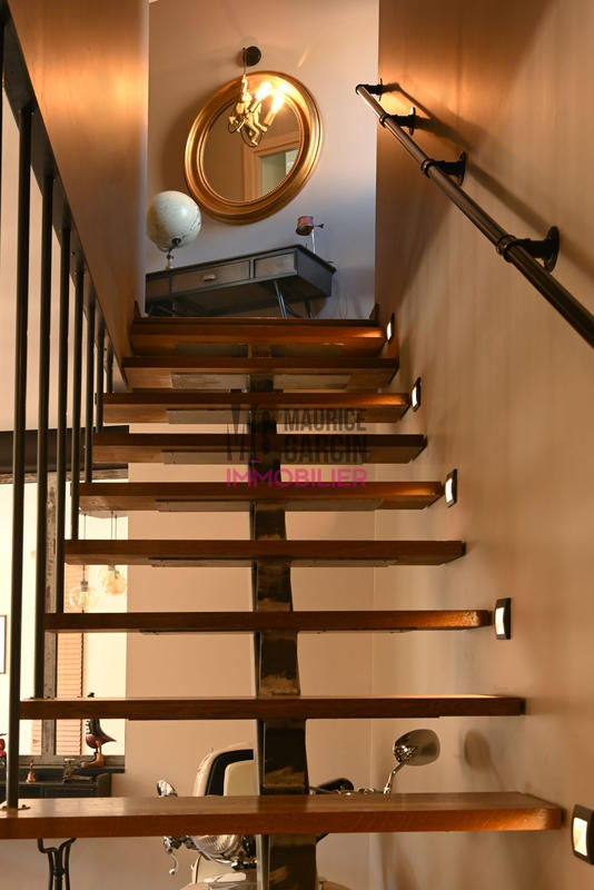 Maison - 200 m² - 8 pièces