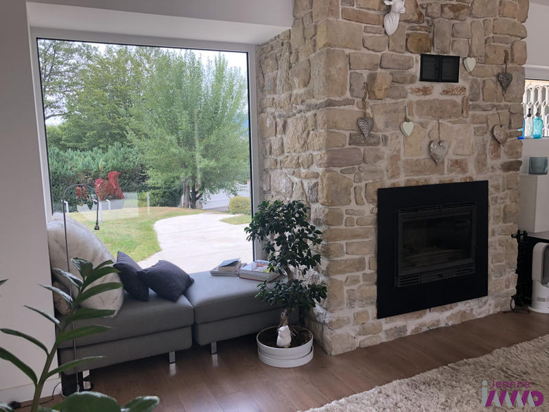 Maison - 240 m² - 9 pièces