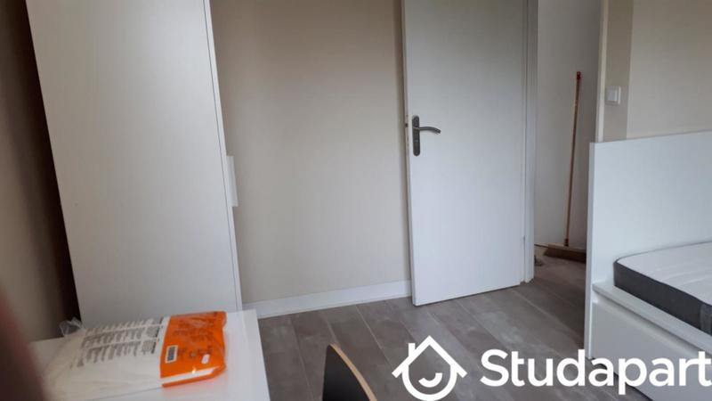 Chambre - 13 m² - 1 pièce