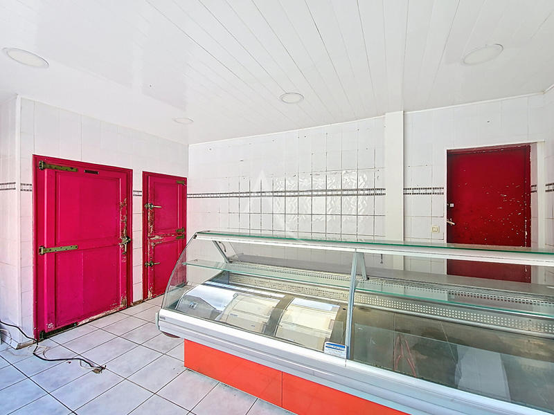 Maison - 222 m² - 6 pièces